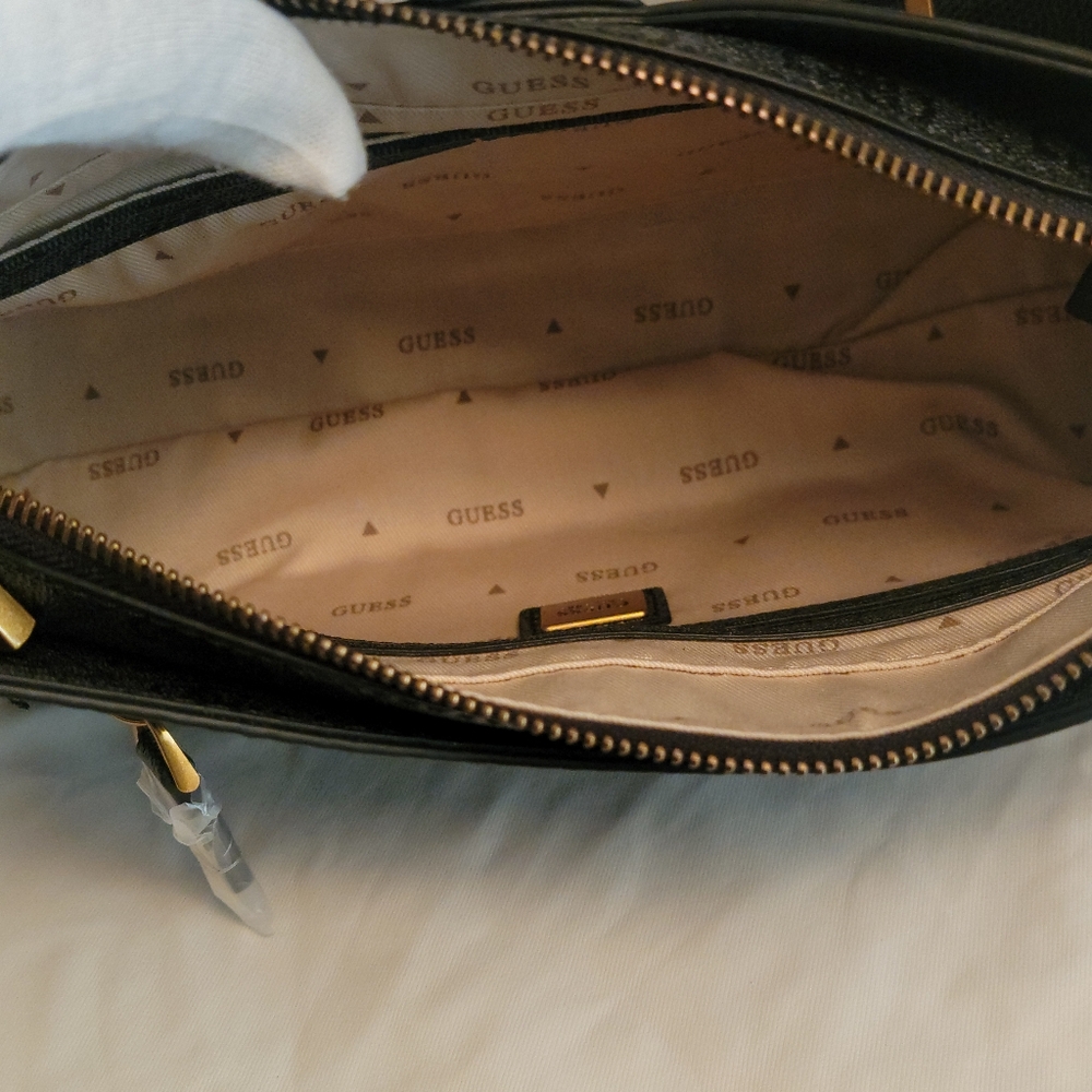 Guess NWT - Picture 3 of 9